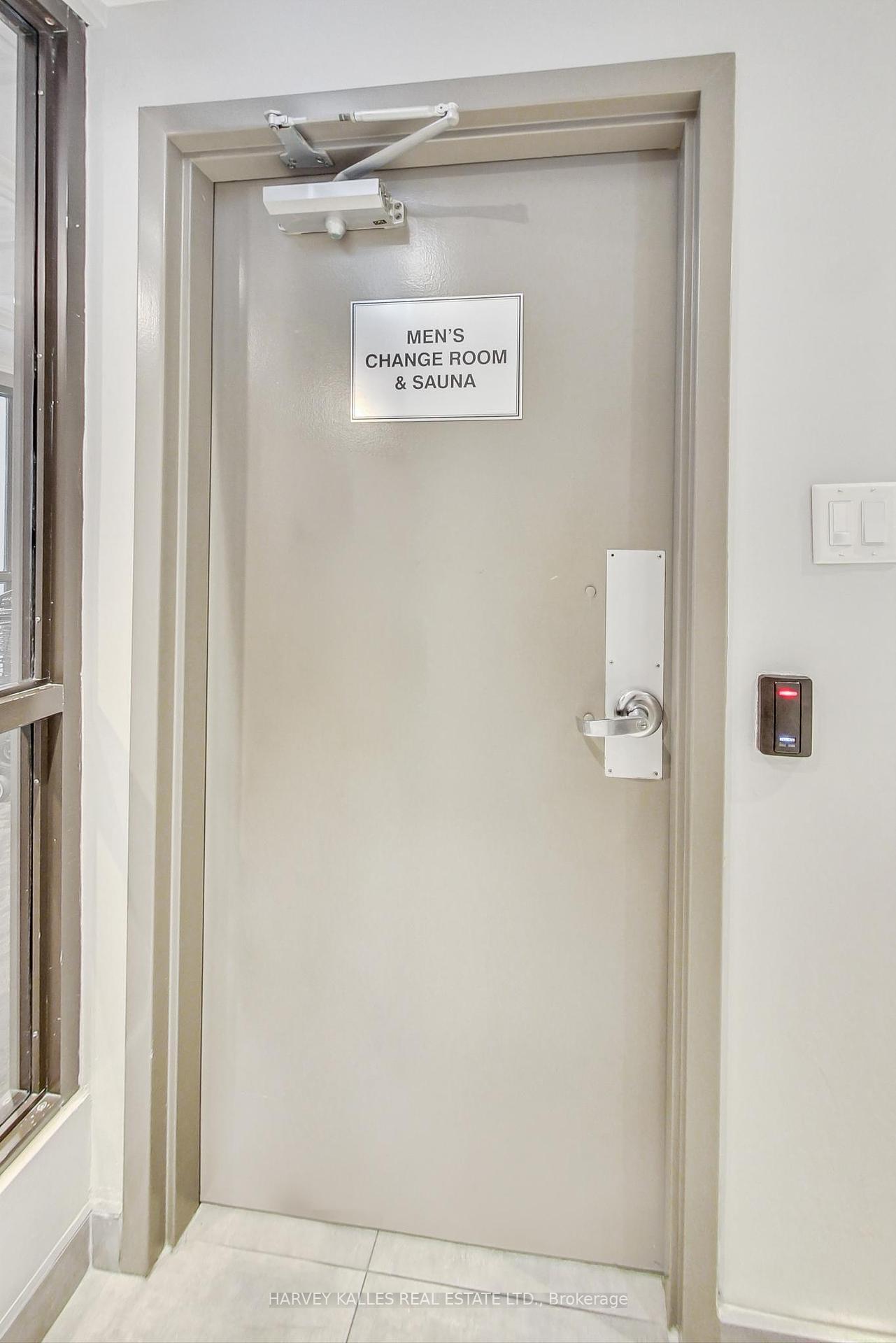2 Bedrooms Condo at 33 Elmhurst, Toronto For sale