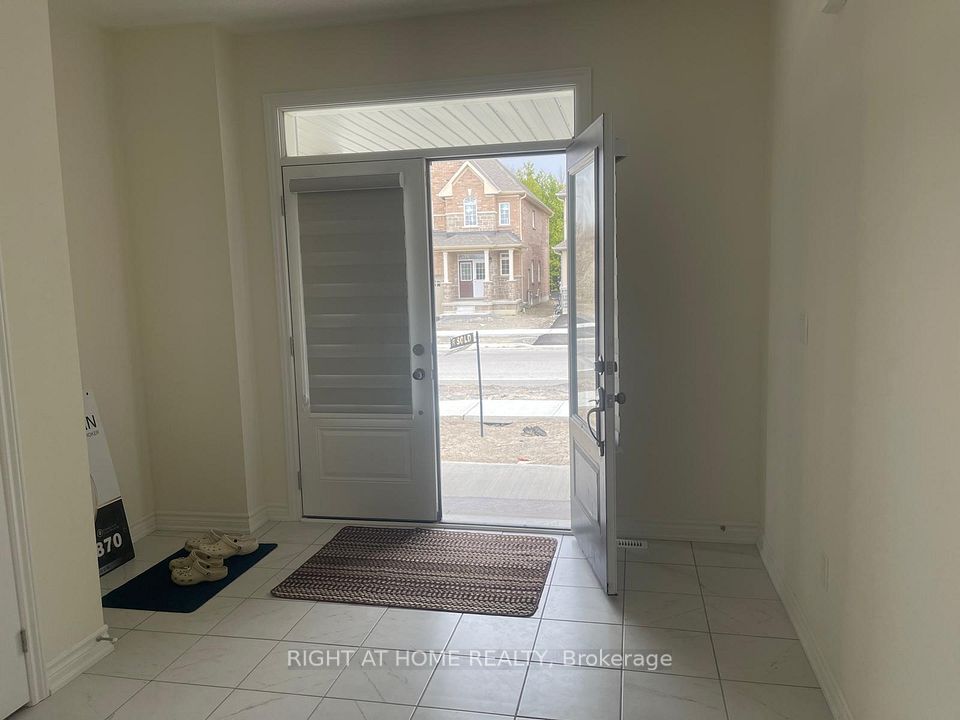 128 Hawkins Street, Georgina, ON L0E 1R0