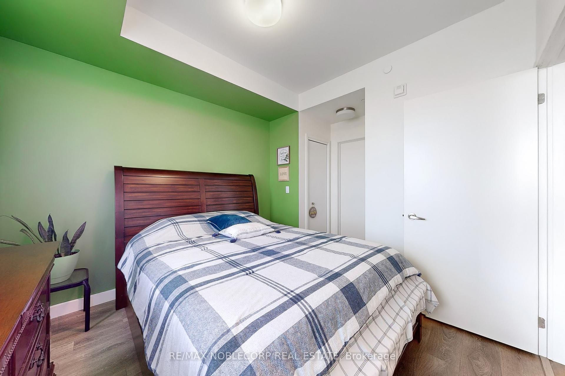 1 Bedroom Condo at 210 Sabina, Oakville For sale