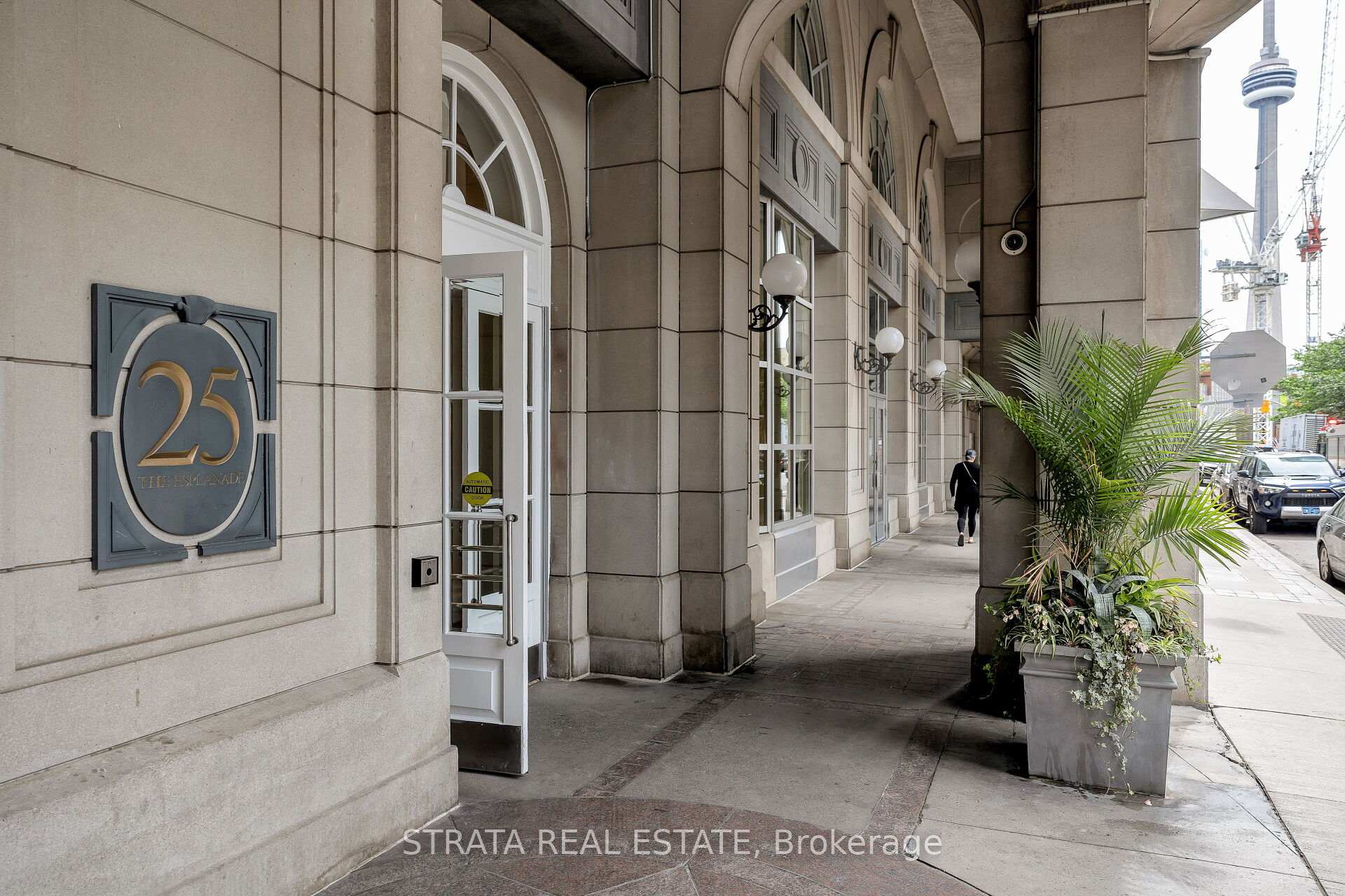 2 Bedrooms Condo at 25 The Esplanade, Toronto For sale