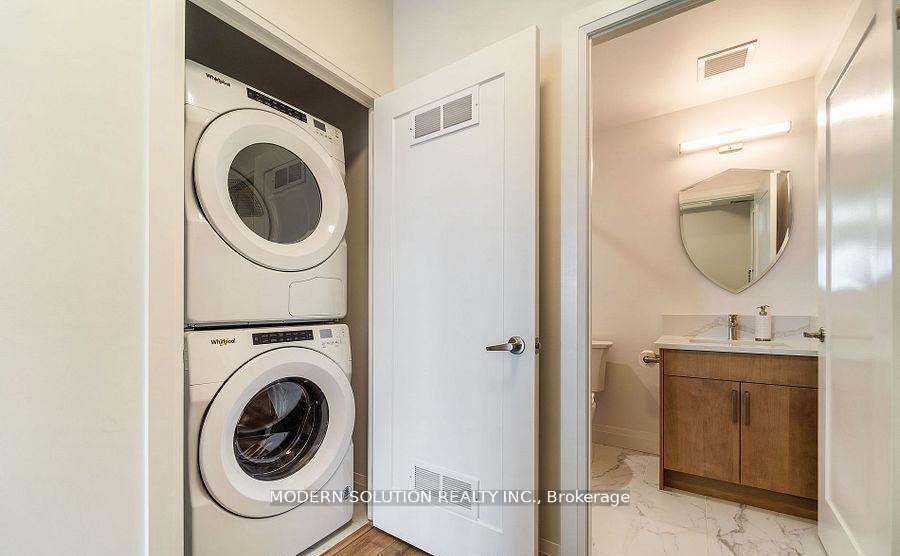 2 Bedrooms Condo at 500 Brock, Burlington For sale