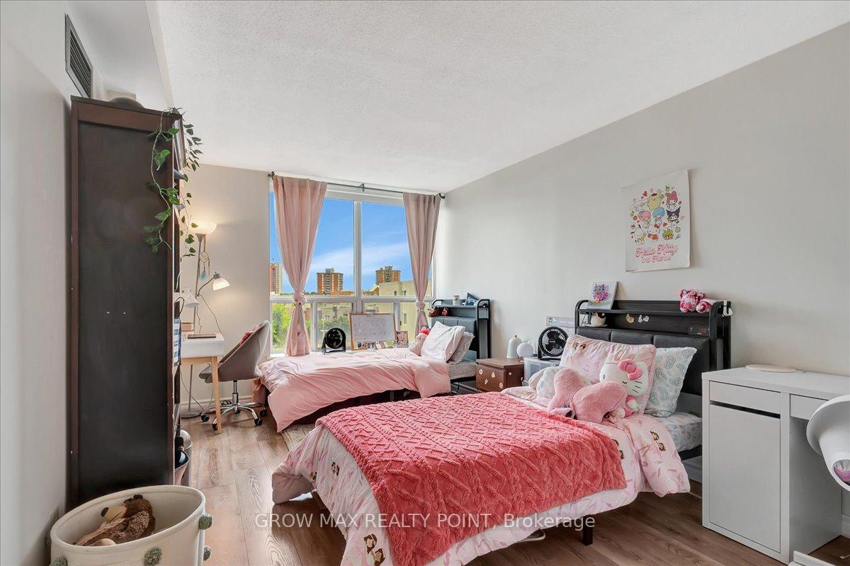 2 Bedrooms Condo at 410 Mclevin, Toronto For sale