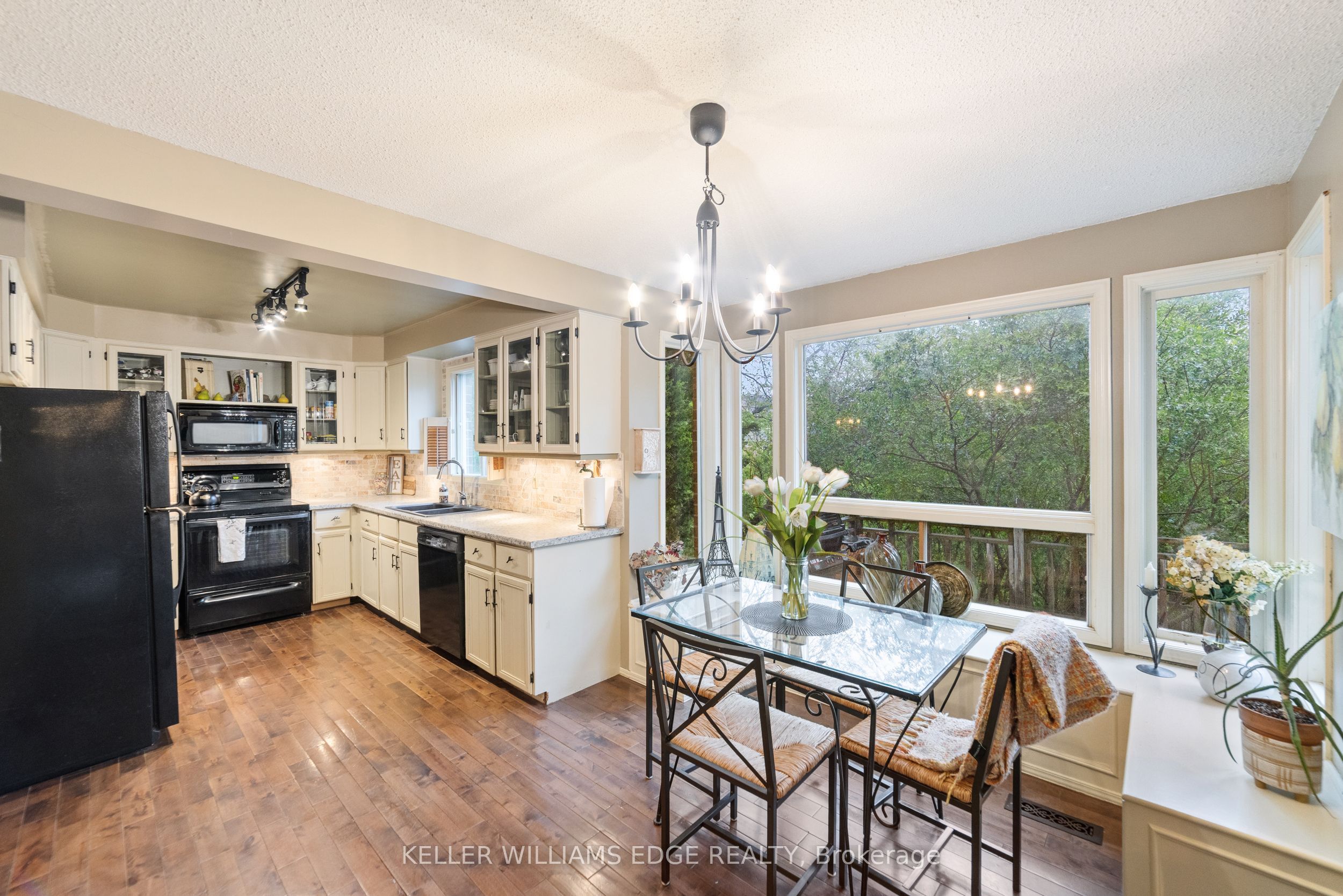 2095 Fallingbrook Court