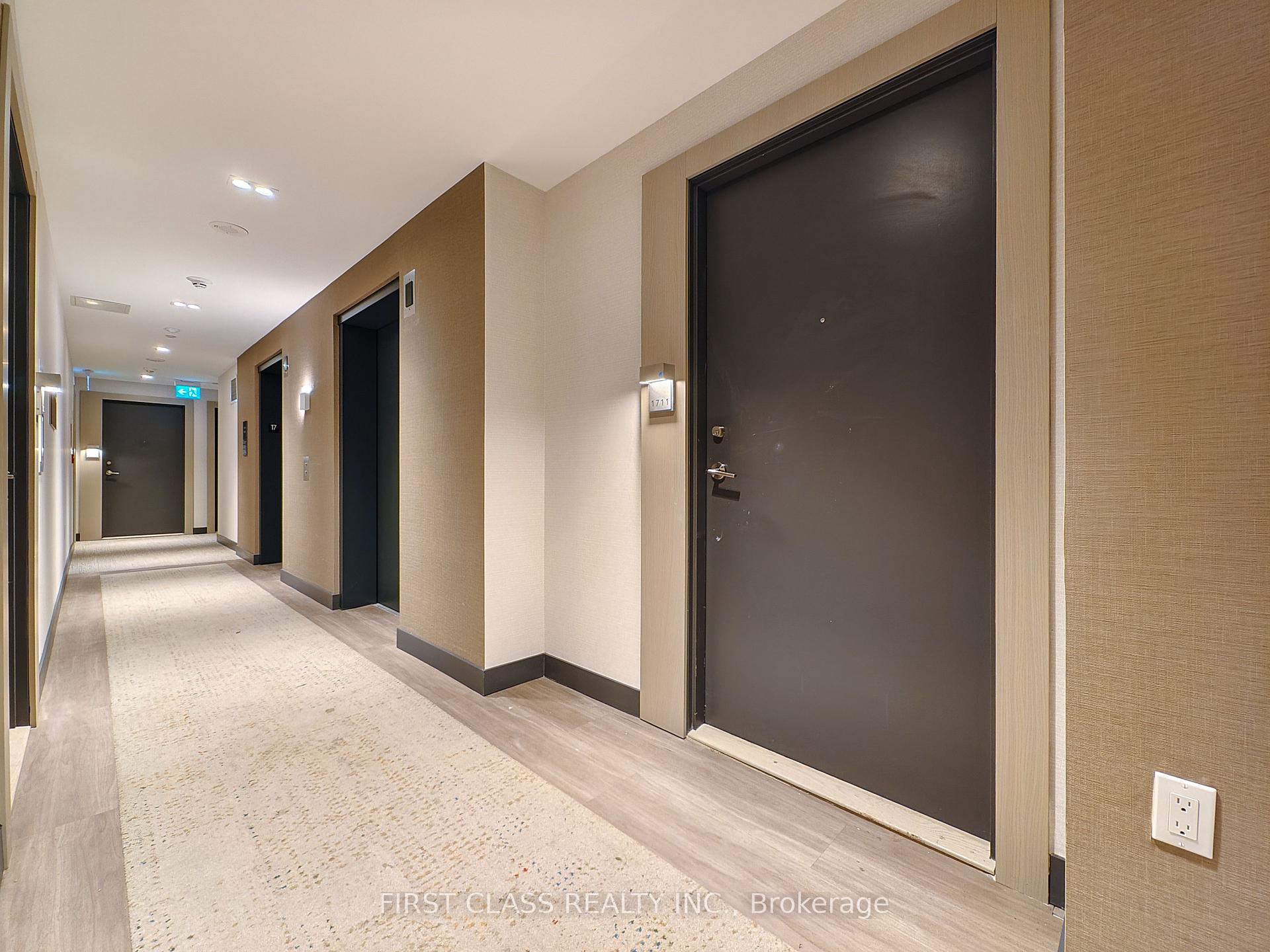 2 Bedrooms Condo at 8 Olympic Garden, Toronto For sale
