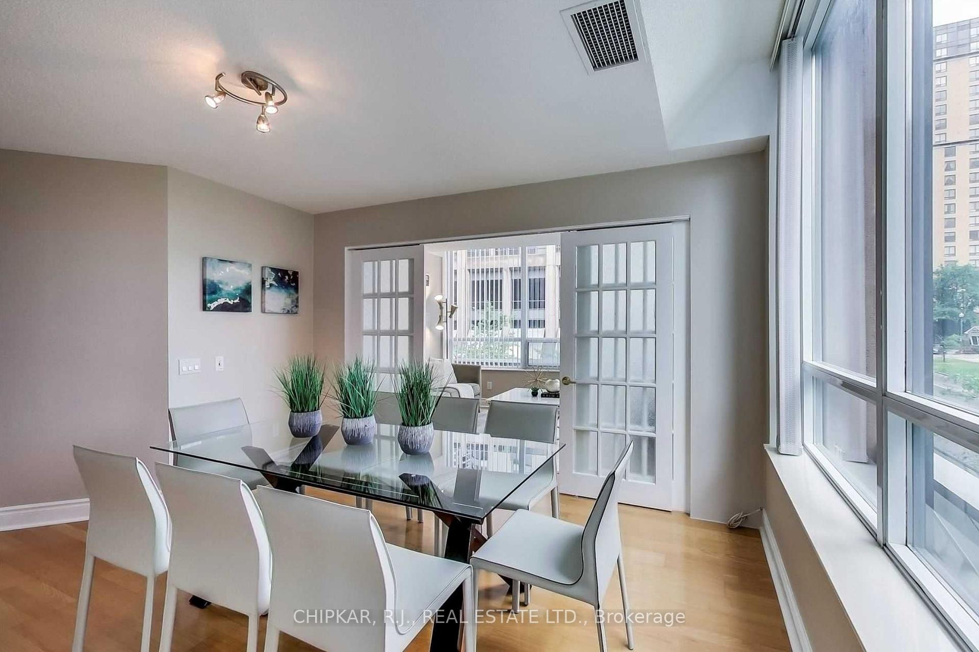 3 Bedrooms Condo at 15 Northtown, Toronto For sale