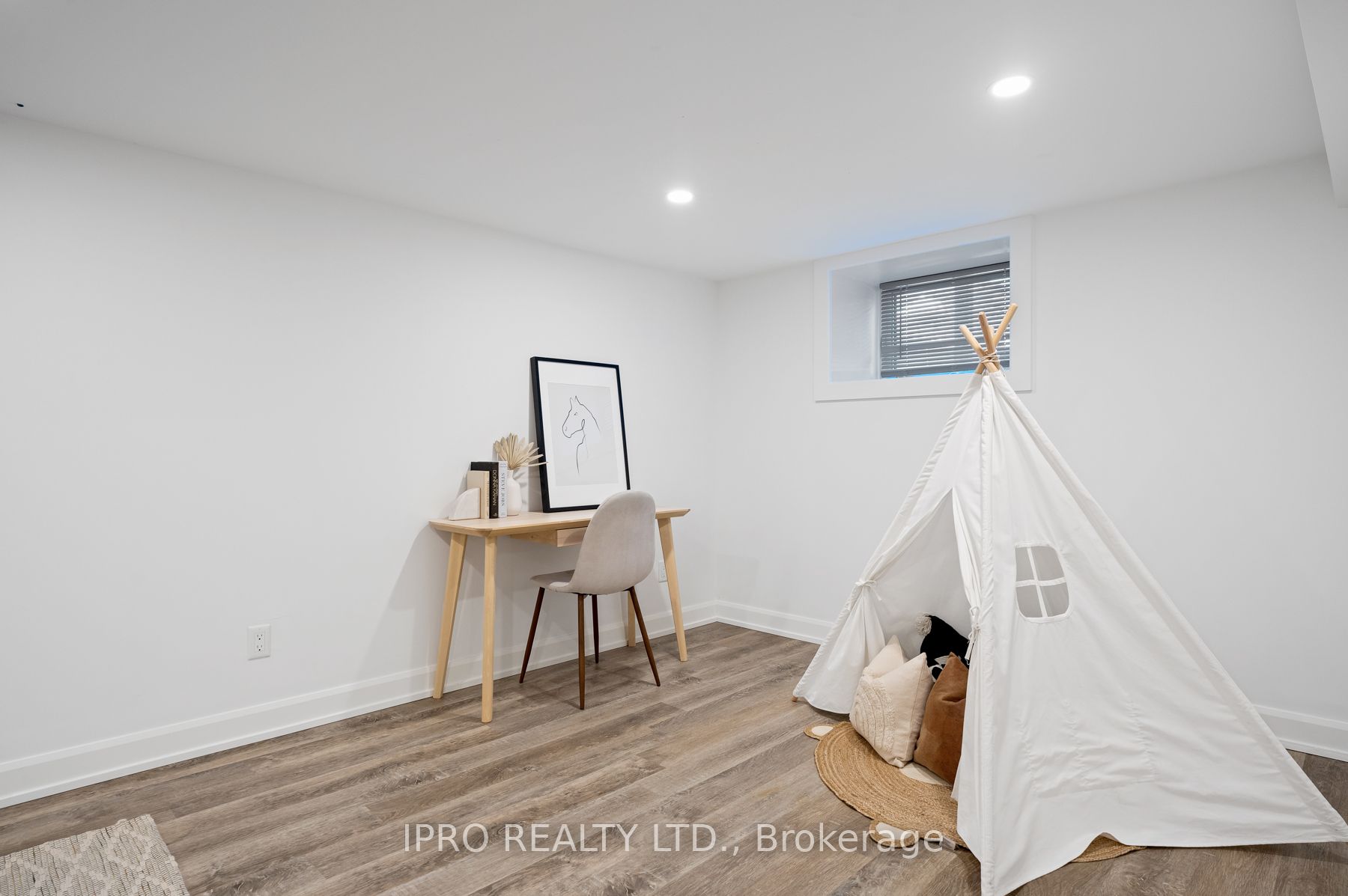 12 Mortimer Avenue