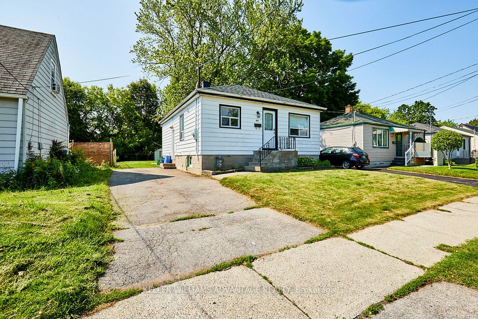211 Marquette Avenue