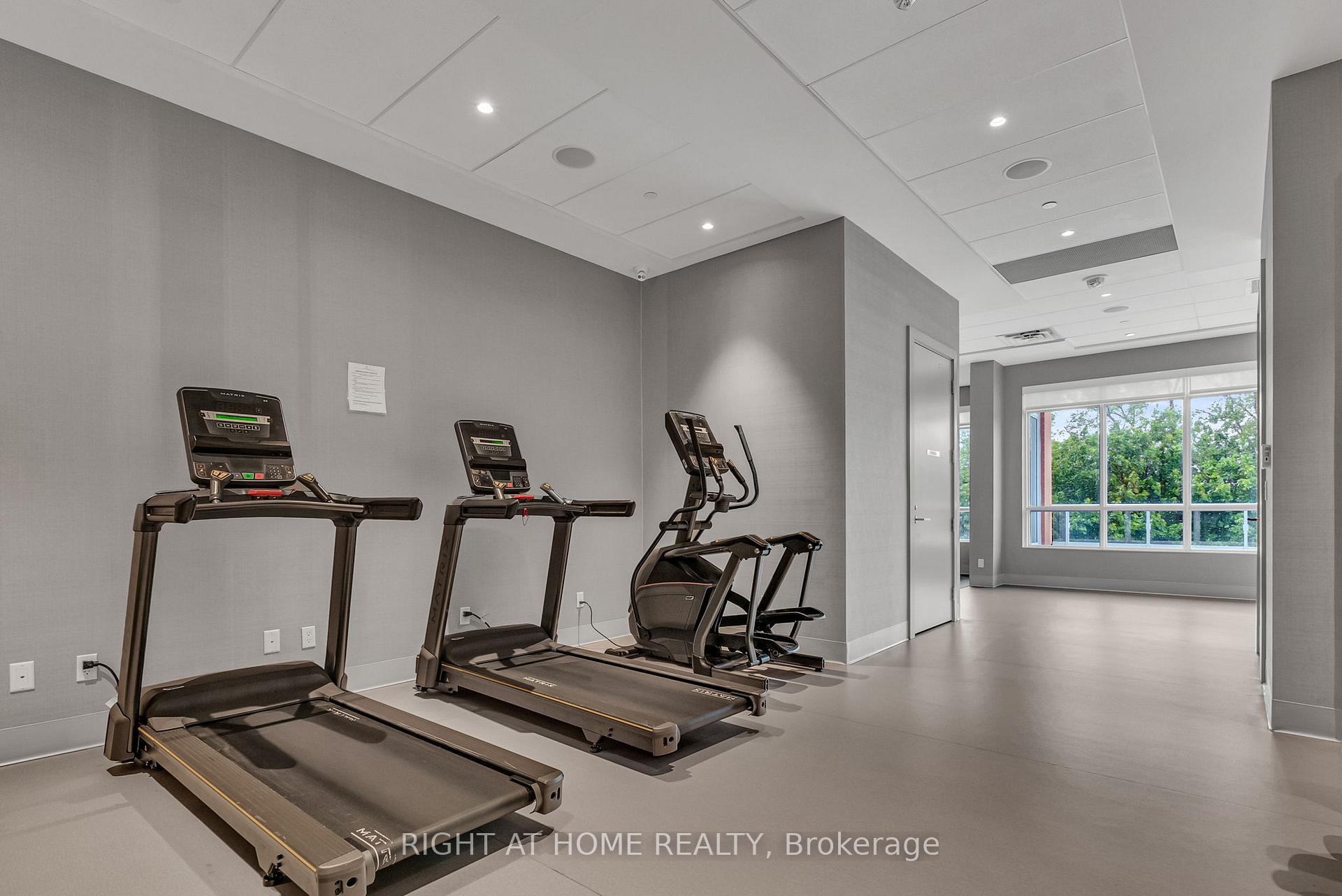 2 Bedrooms Condo at 10 Wilby, Toronto For sale