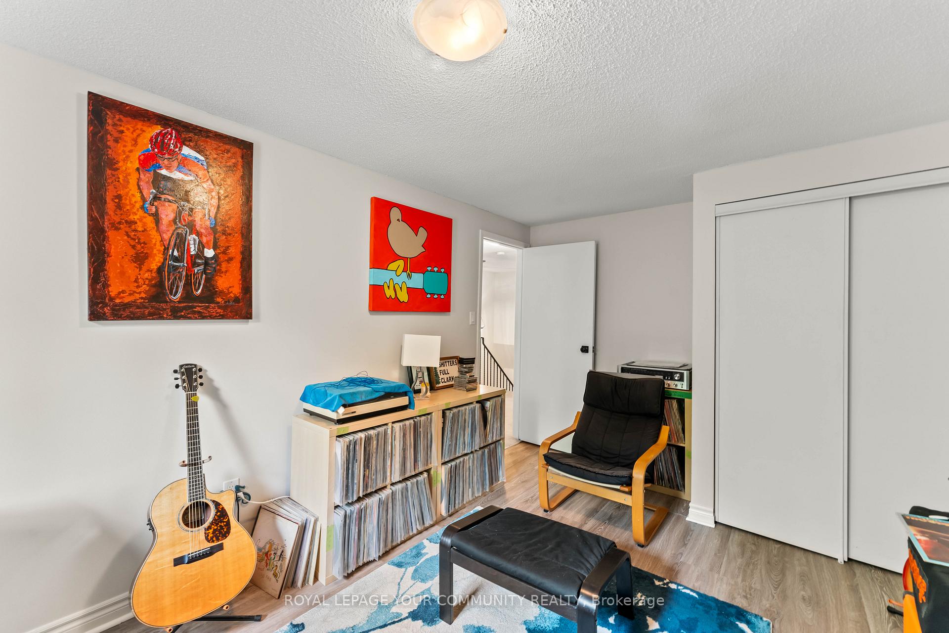 6 Bedrooms Condo at 2655 Gananoque, Mississauga For sale