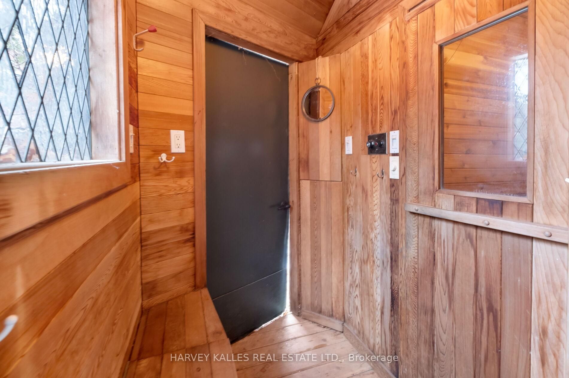 296 Glen Road