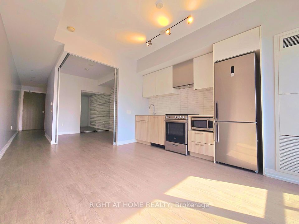 Living Room/Kitchen/Bedroom