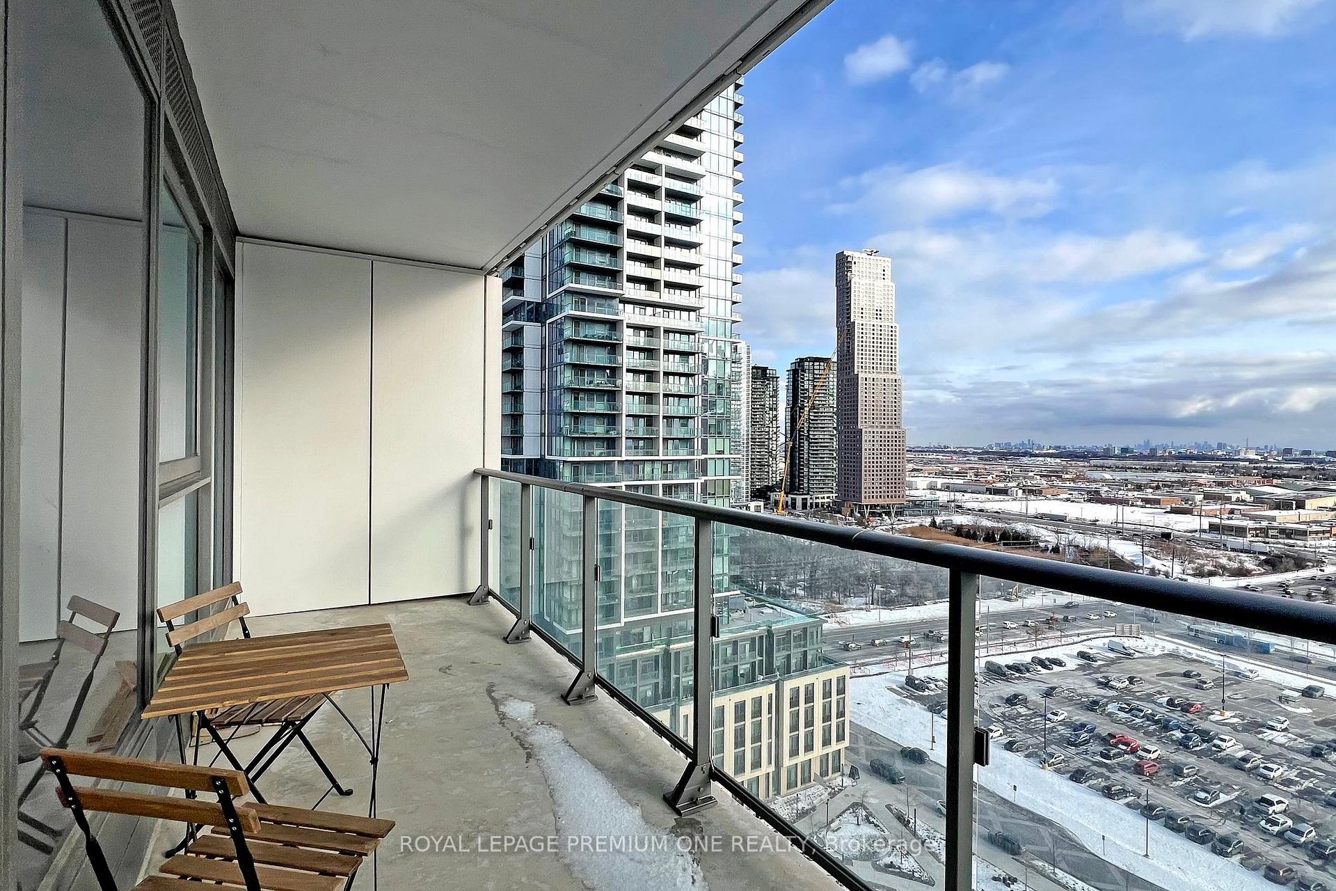 2 Bedrooms Condo at 1000 Portage,  Vaughan For sale