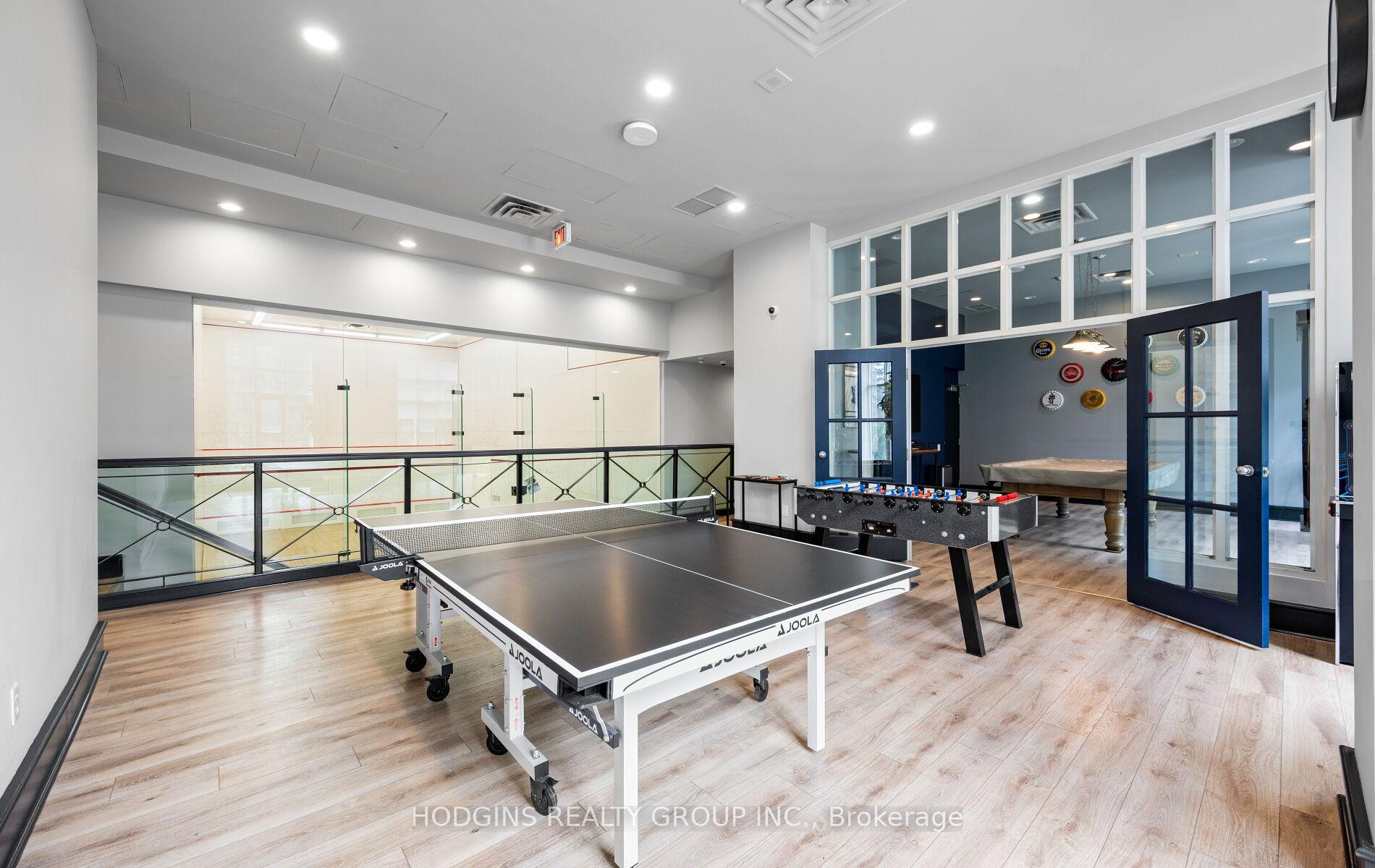 1 Bedroom Condo at 21 Overlea, Toronto For sale