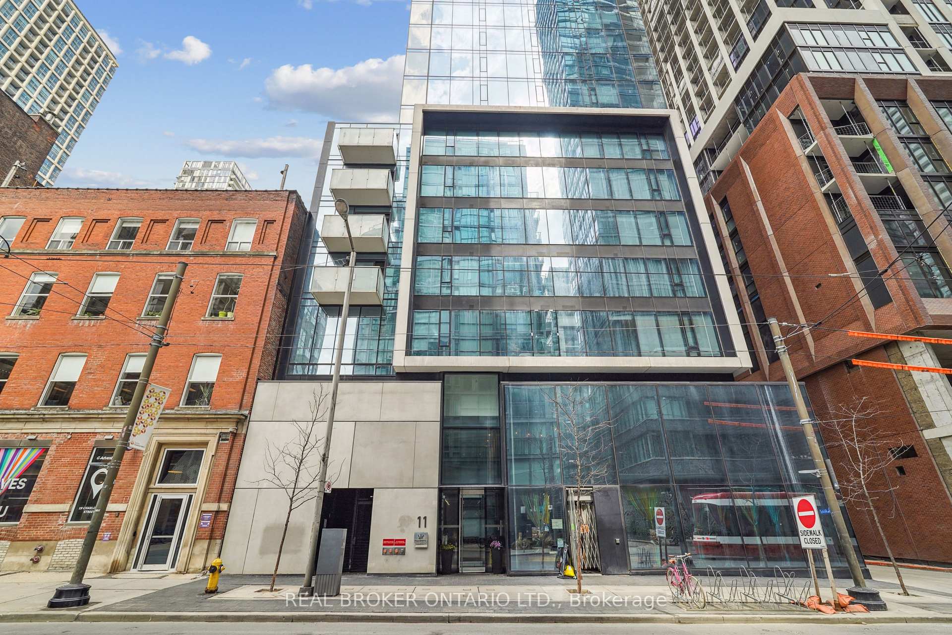 1 Bedroom Condo at 11 Charlotte,  Toronto For sale
