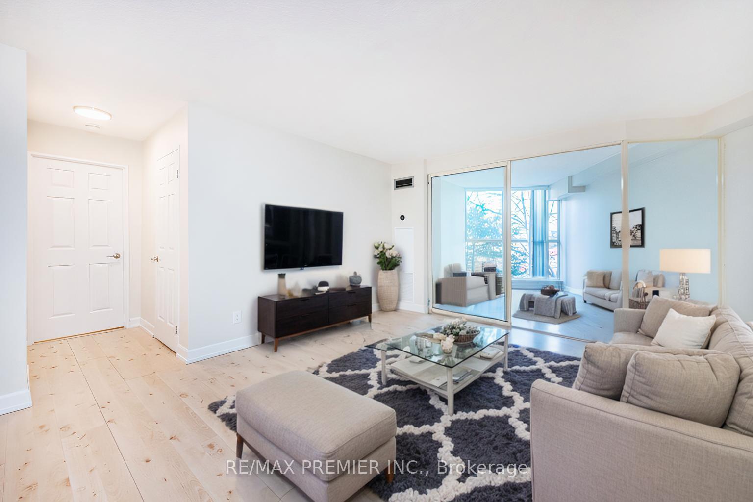 2 Bedrooms Condo at 20 Southport,  Toronto For sale