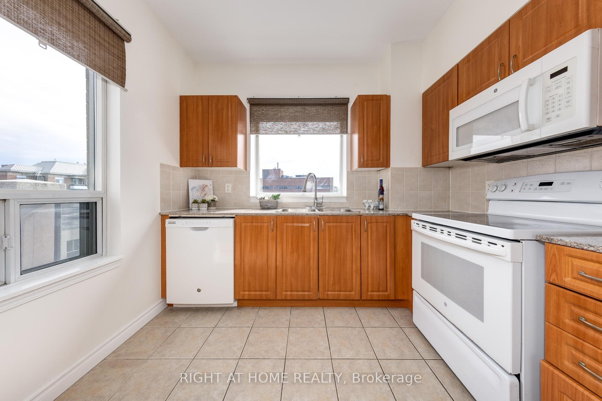 2 Bedrooms Condo at 5940 Yonge, Toronto For sale