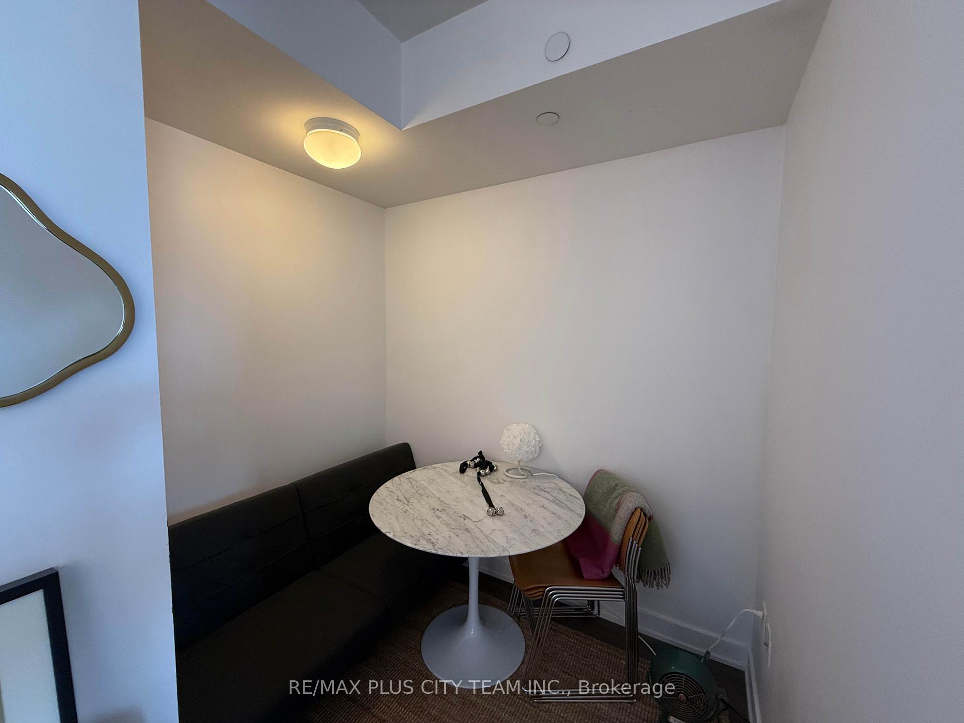 2 Bedrooms Condo at 106 Dovercourt, Toronto For sale