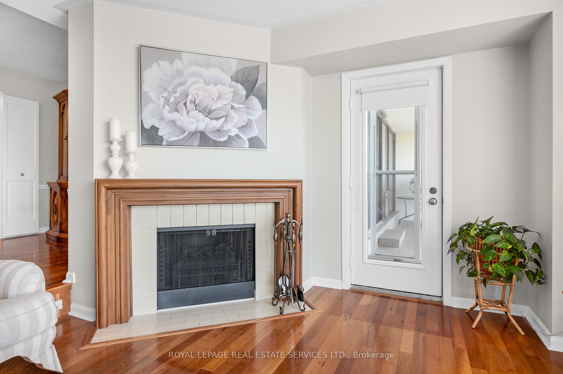2 Bedrooms Condo at 2185 Marine,  Oakville For sale