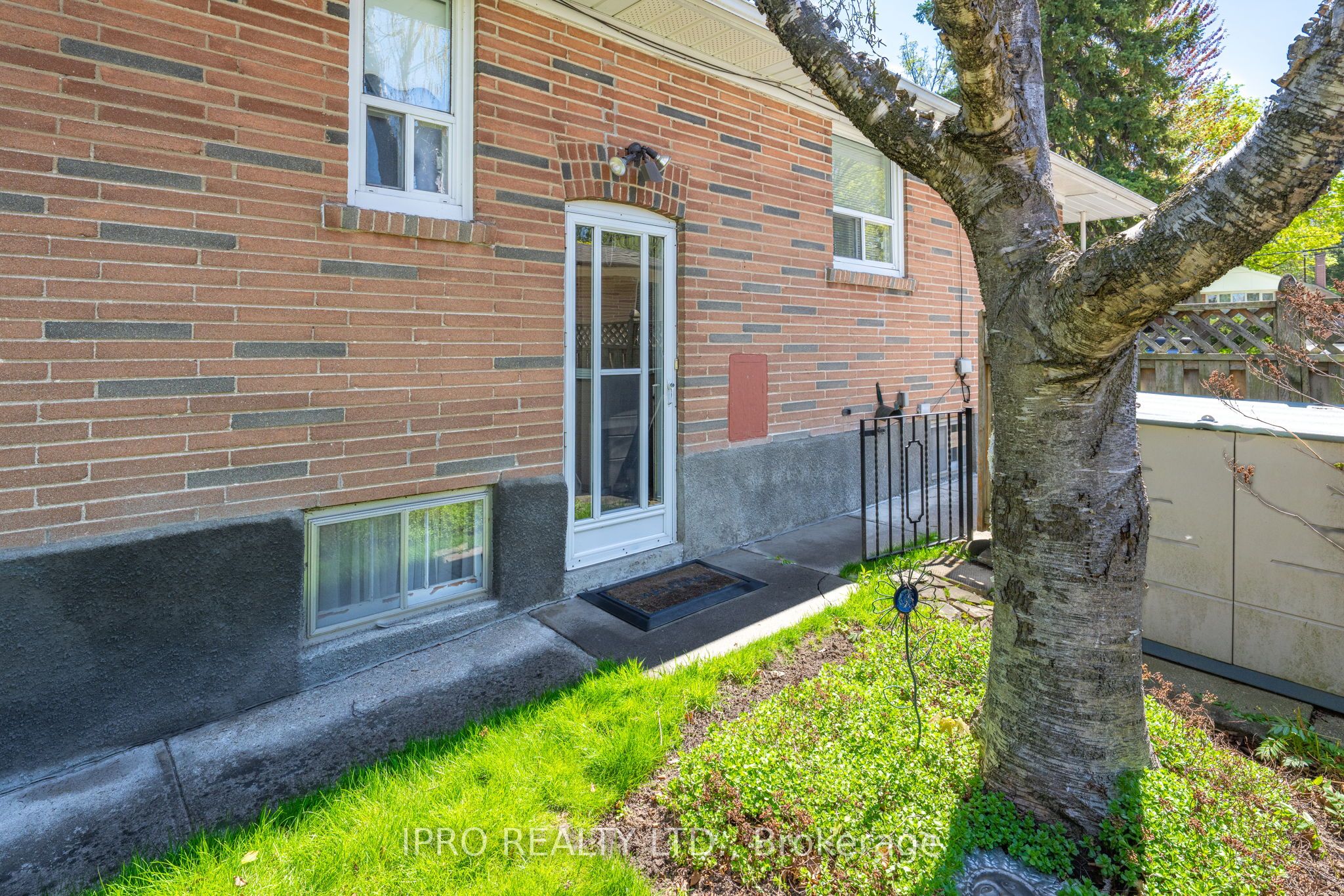 32 Cloverhill Road