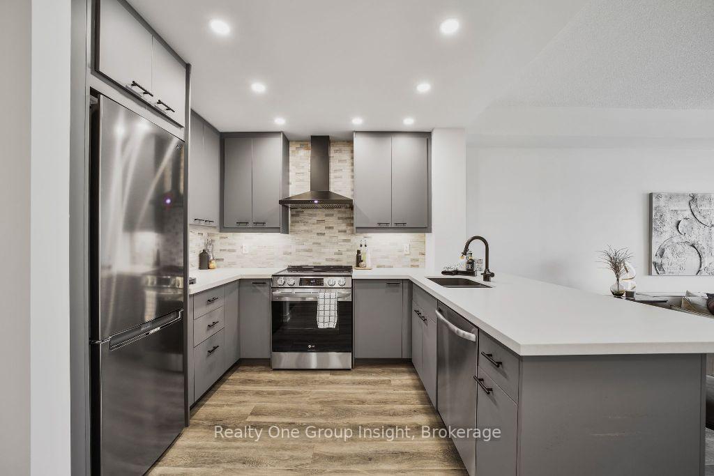 1 Bedroom Condo at 551 Maple,  Burlington For sale