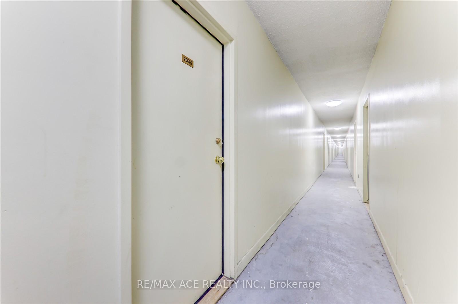 3 Bedrooms Condo at 100 Mornelle, Toronto For sale