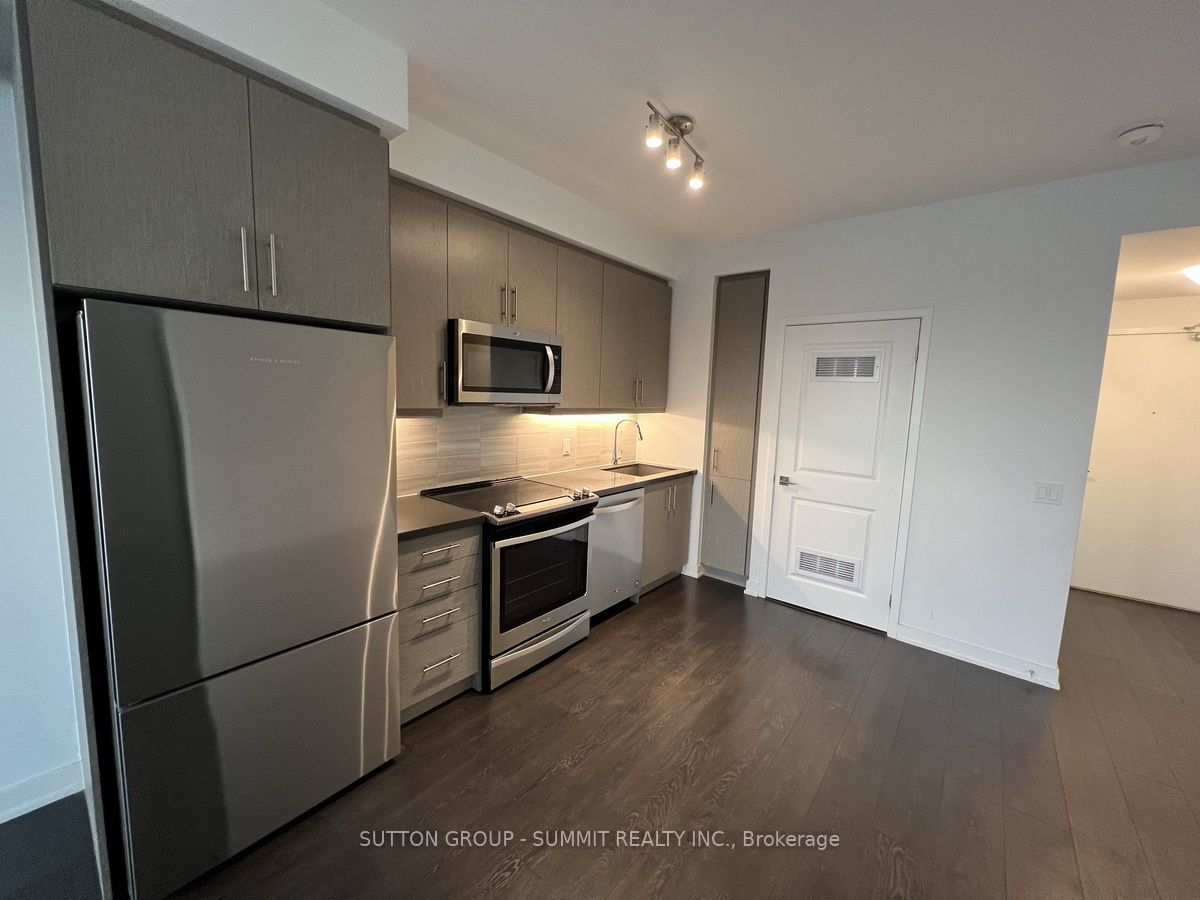 85 ONEIDA Crescent, #401