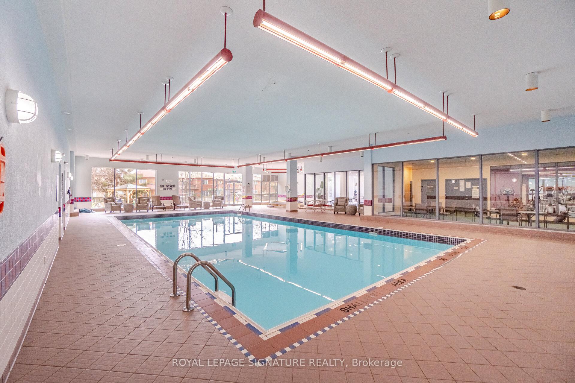 3 Bedrooms Condo at 250 Webb, Mississauga For sale