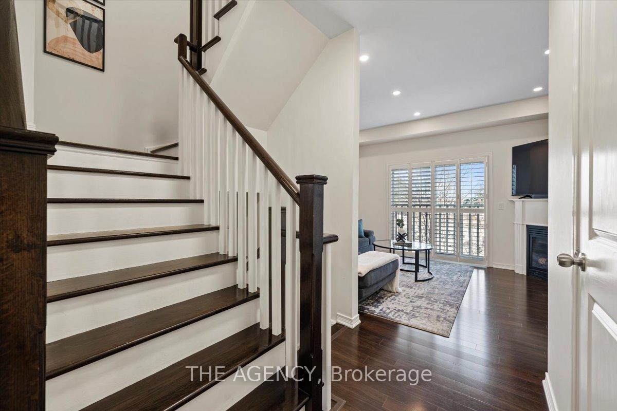 3 Bedrooms Condo at 6625 Falconer, Mississauga For sale