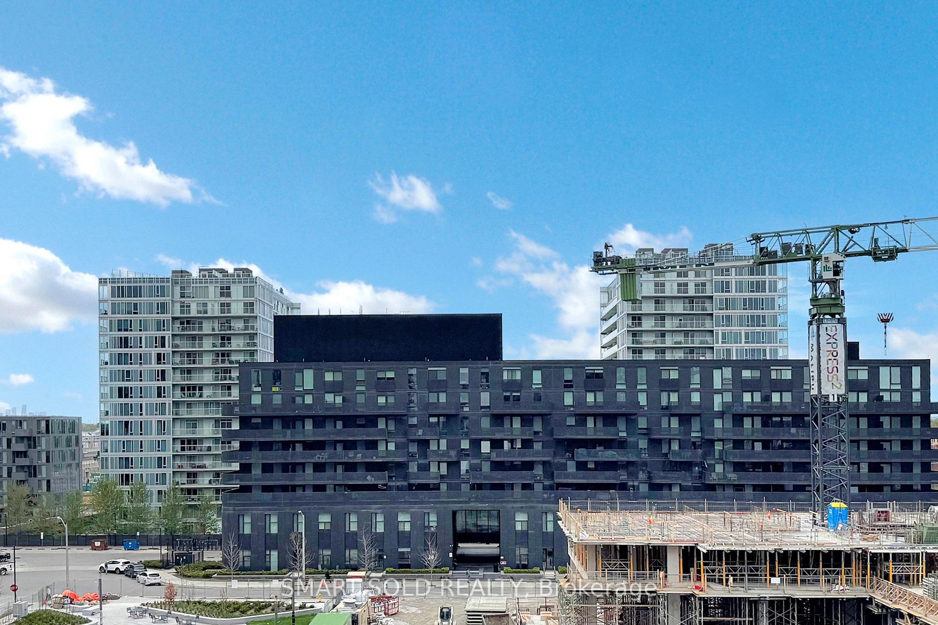 3 Bedrooms Condo at 8 Tippett, Toronto For sale