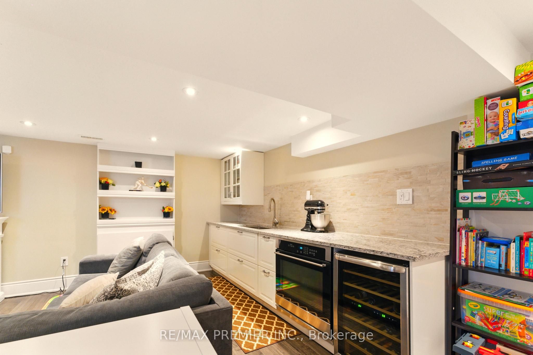 69 Stewart Smith Drive