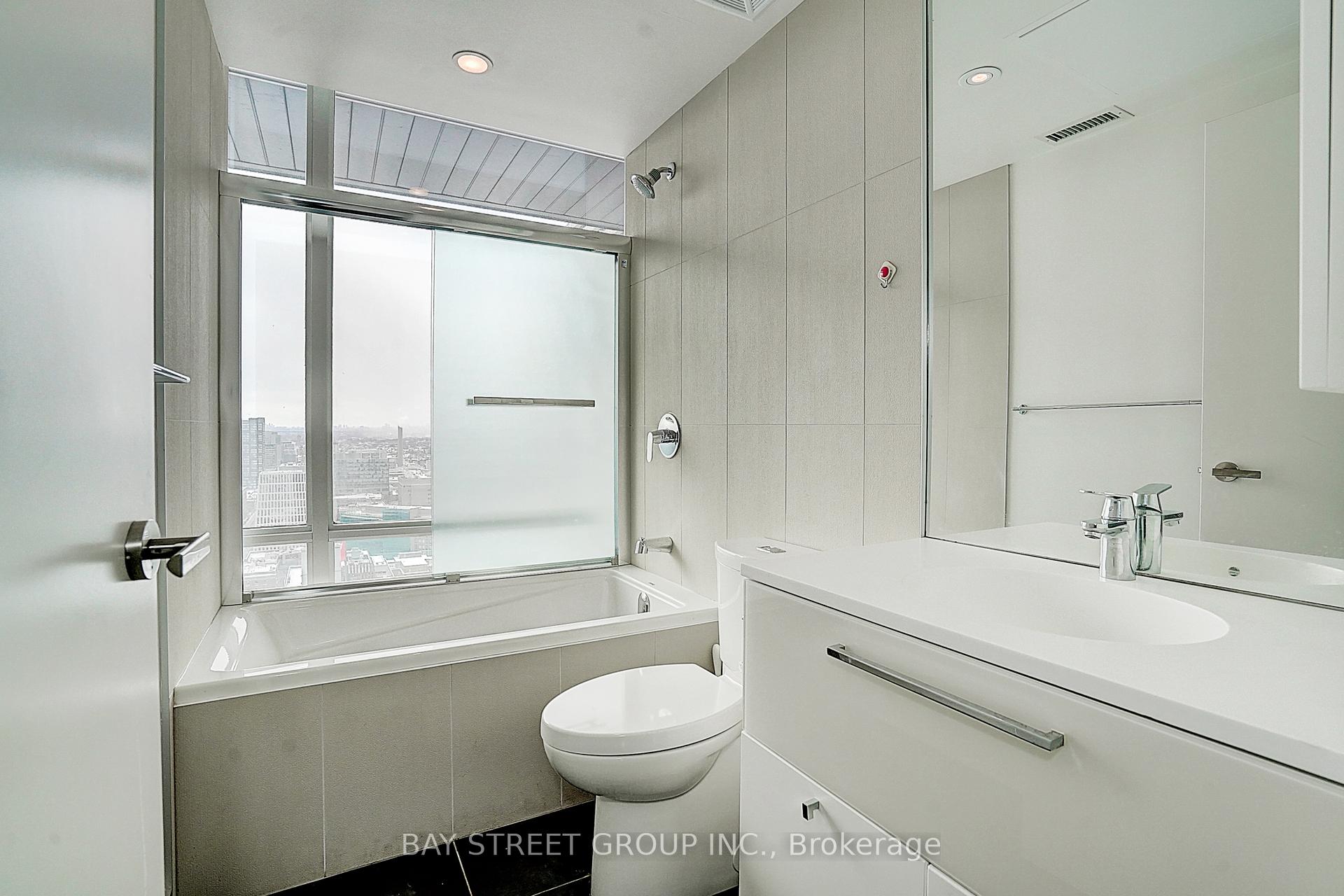 1 Bedroom Condo at 15 Grenville, Toronto For sale