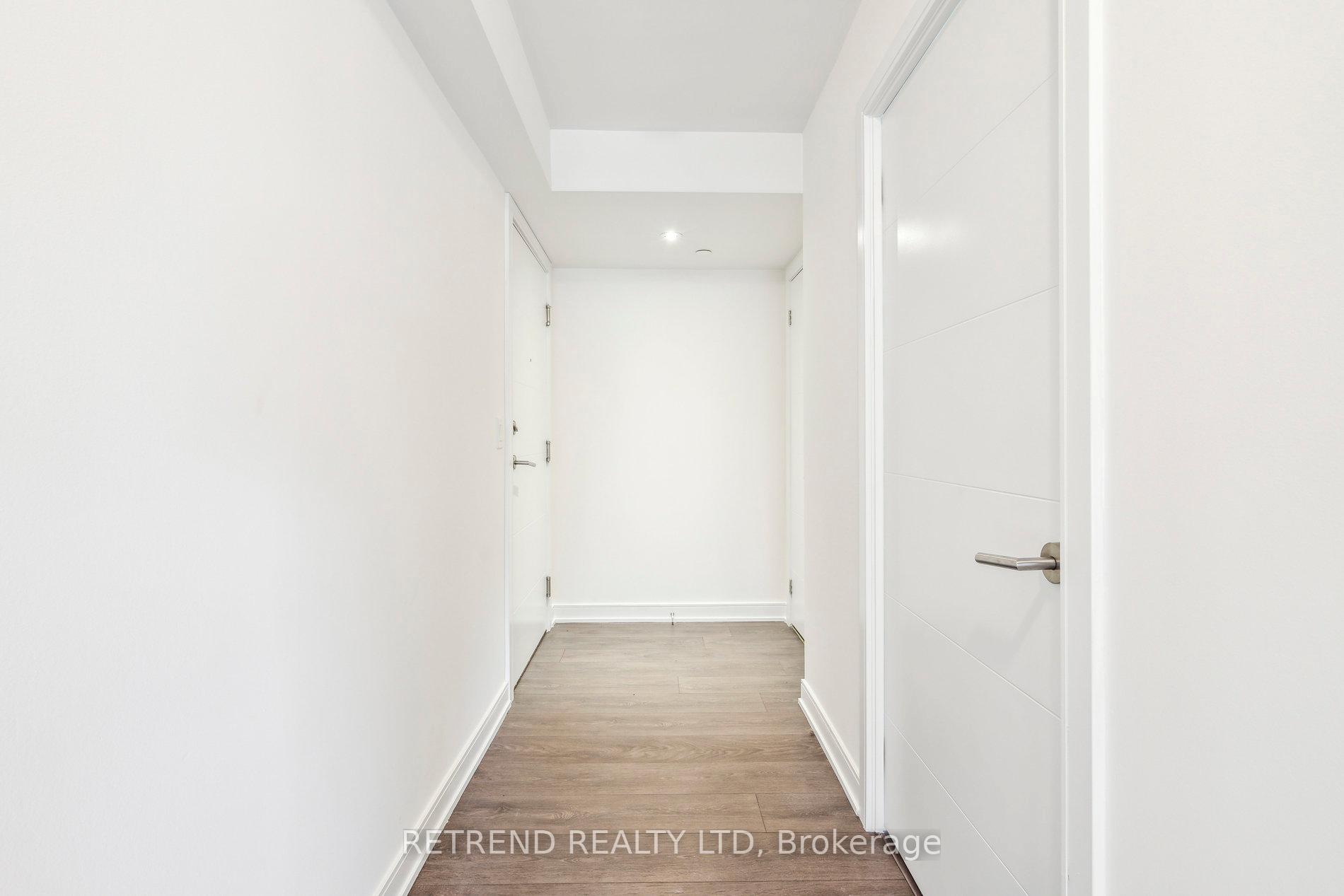 3 Bedrooms Condo at 525 Adelaide, Toronto For sale