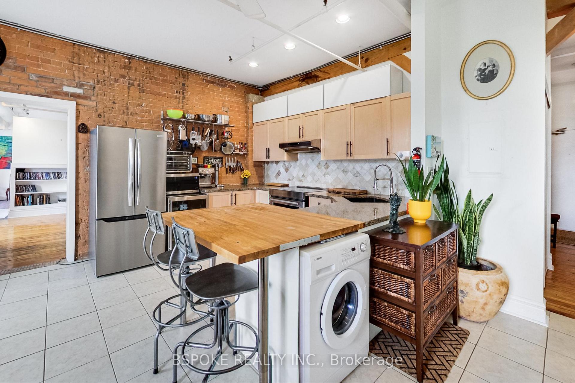 2 Bedrooms Condo at 121 Prescott, Toronto For sale