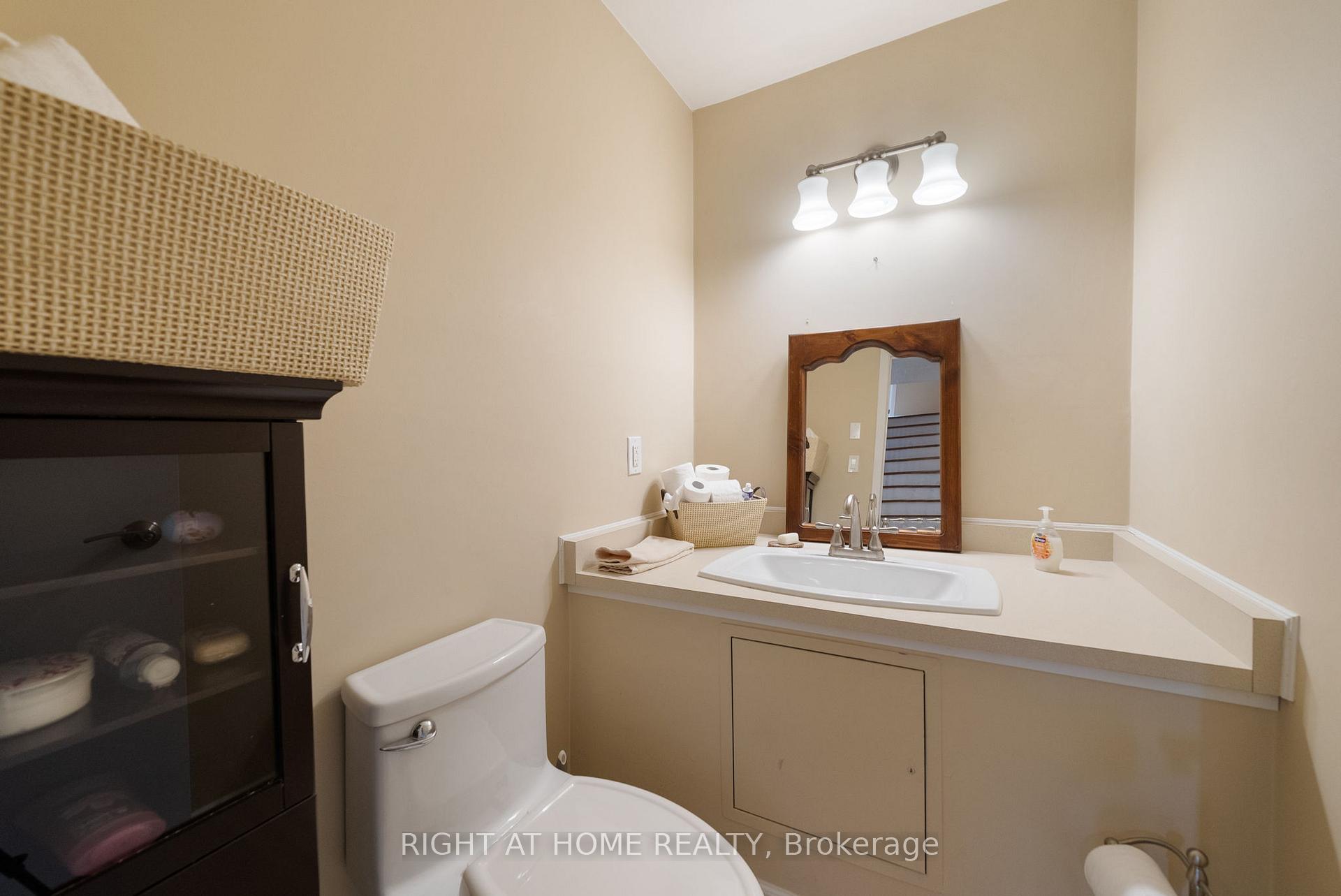 3 Bedrooms Condo at 121 Centennial, Toronto For sale