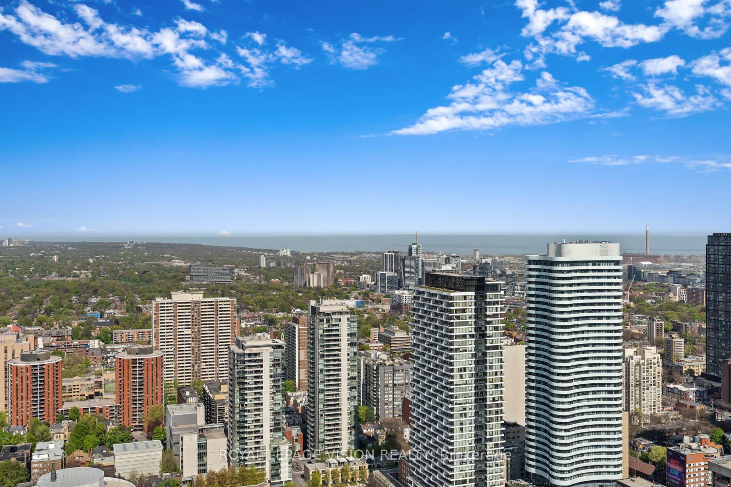 2 Bedrooms Condo at 501 Yonge, Toronto For sale