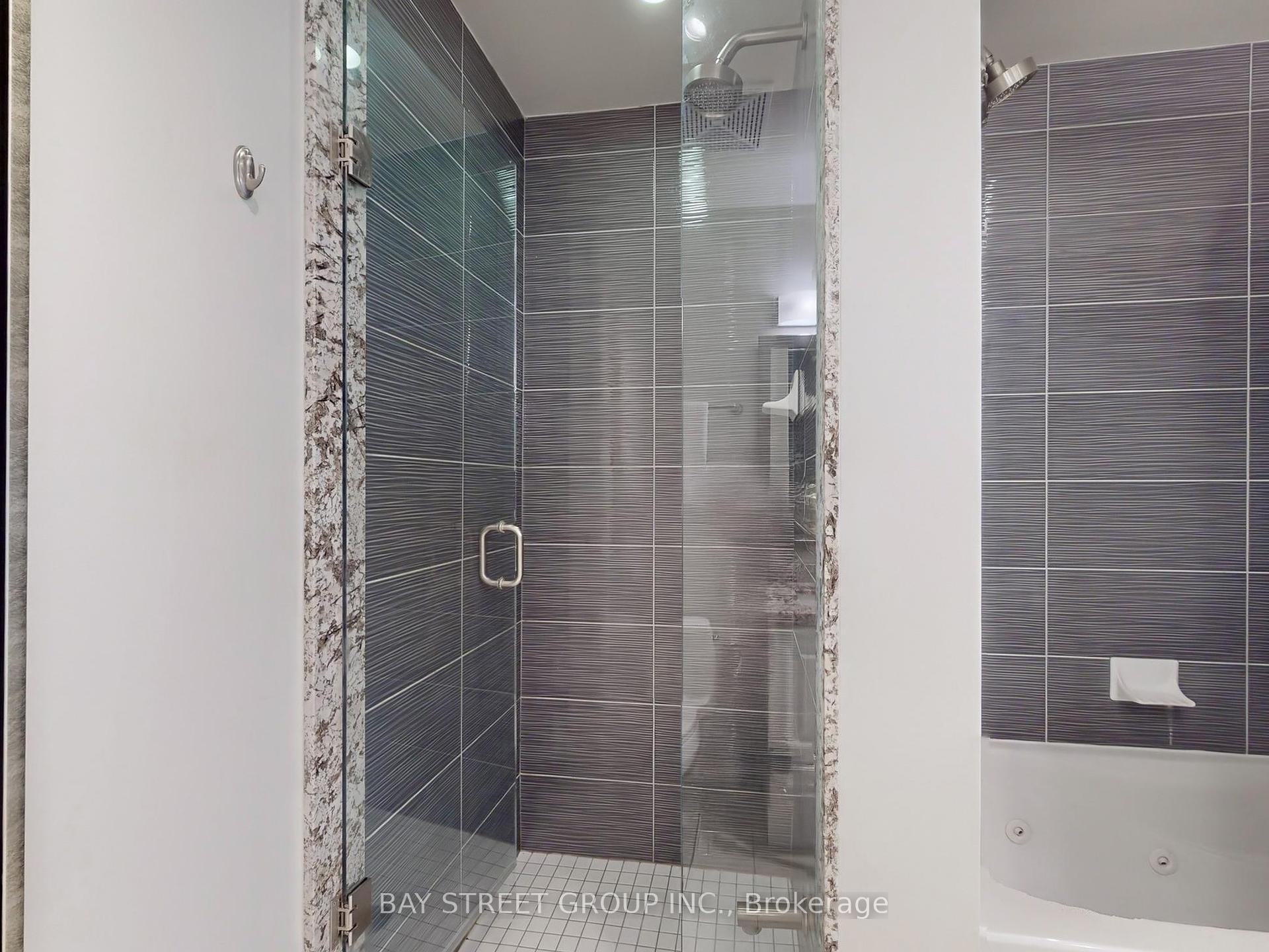 3 Bedrooms Condo at 33 BAY, Toronto For sale