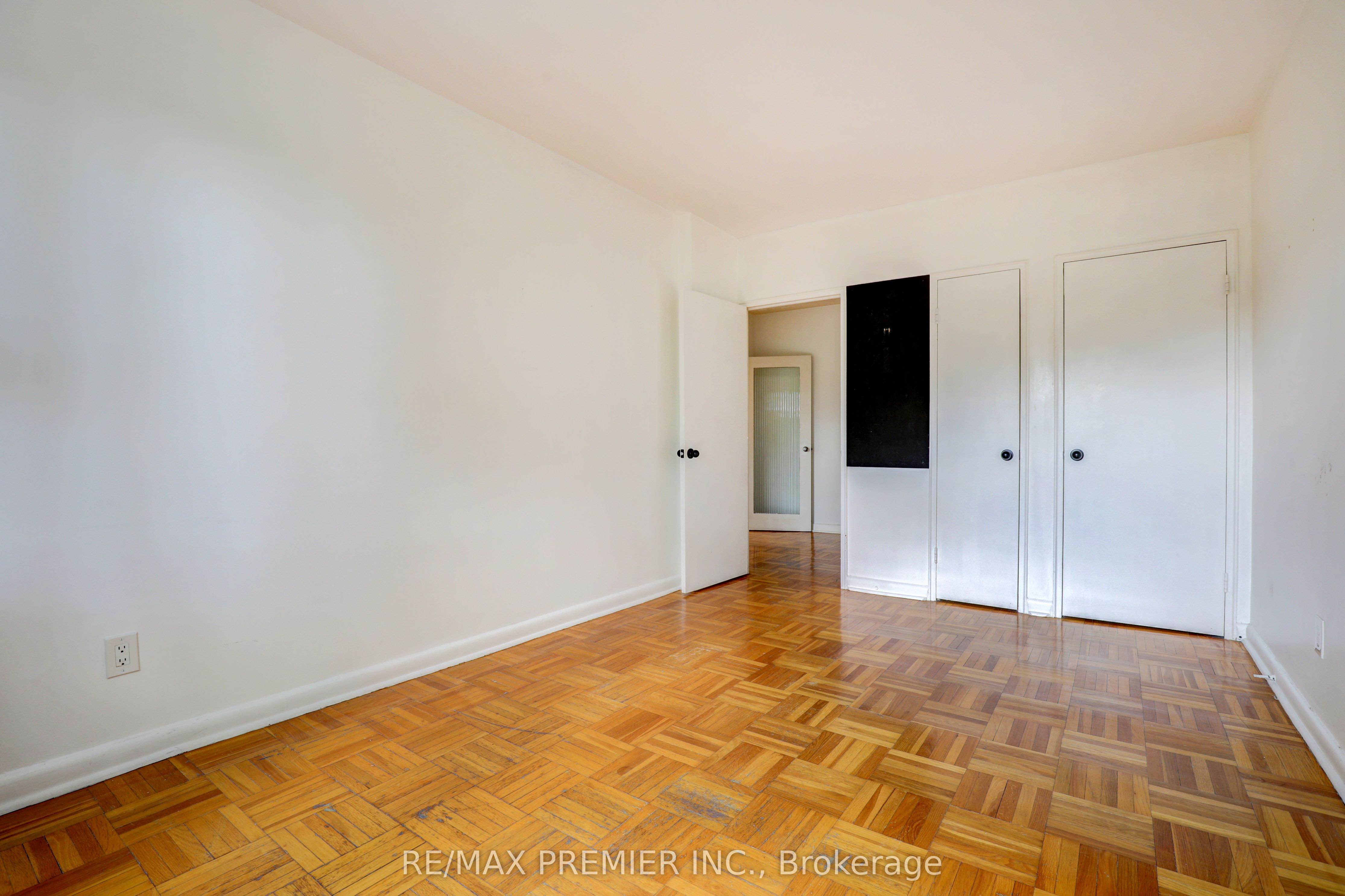 8 Corinth Gardens, #9