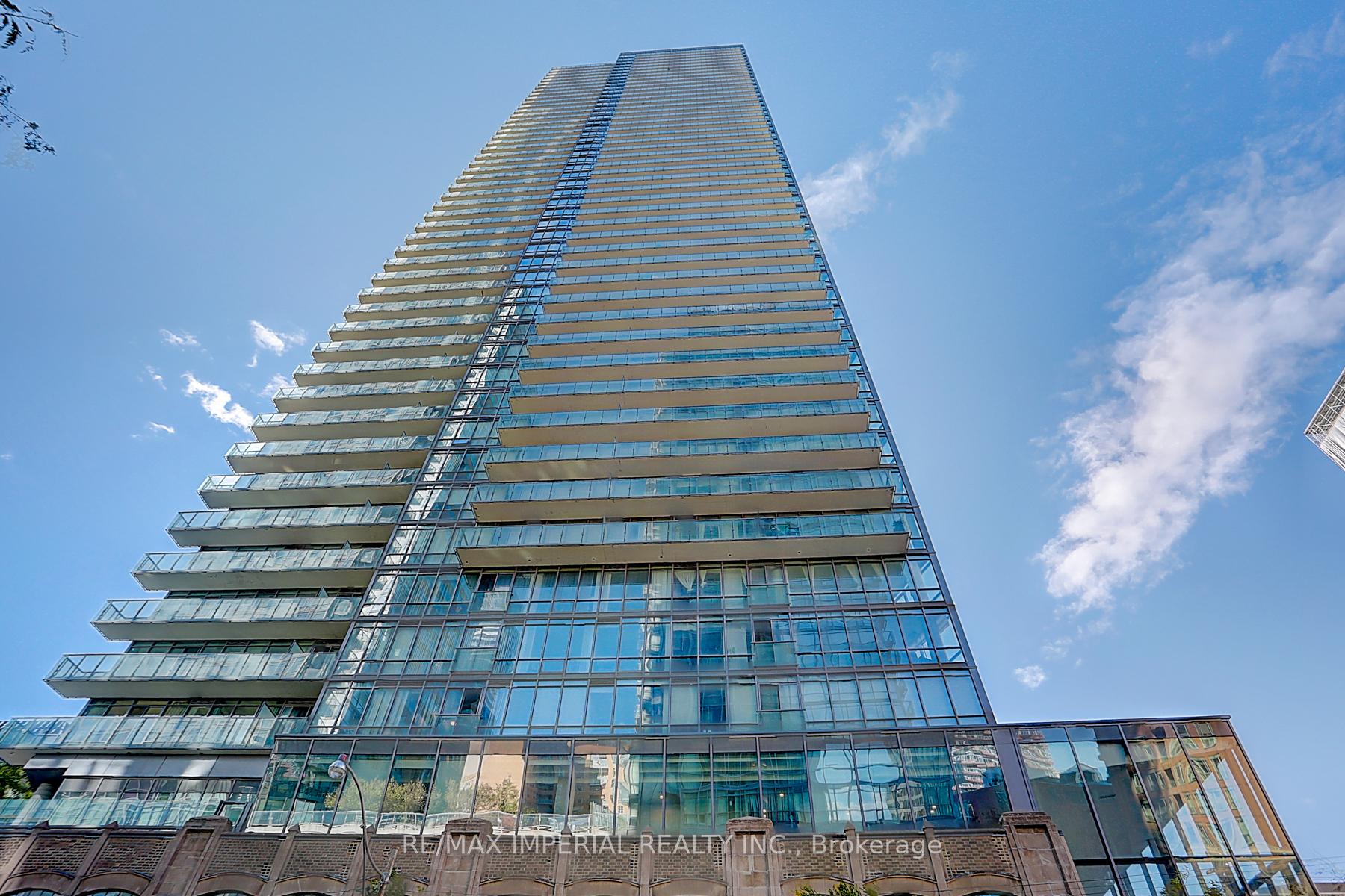 4 Bedrooms Condo at 832 Bay, Toronto For sale