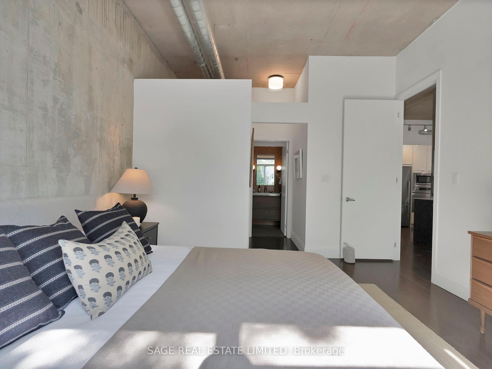 3 Bedrooms Condo at 955 Queen, Toronto For sale