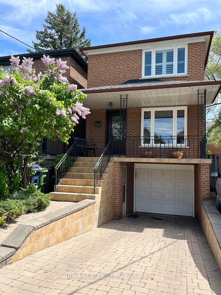 469 St Johns