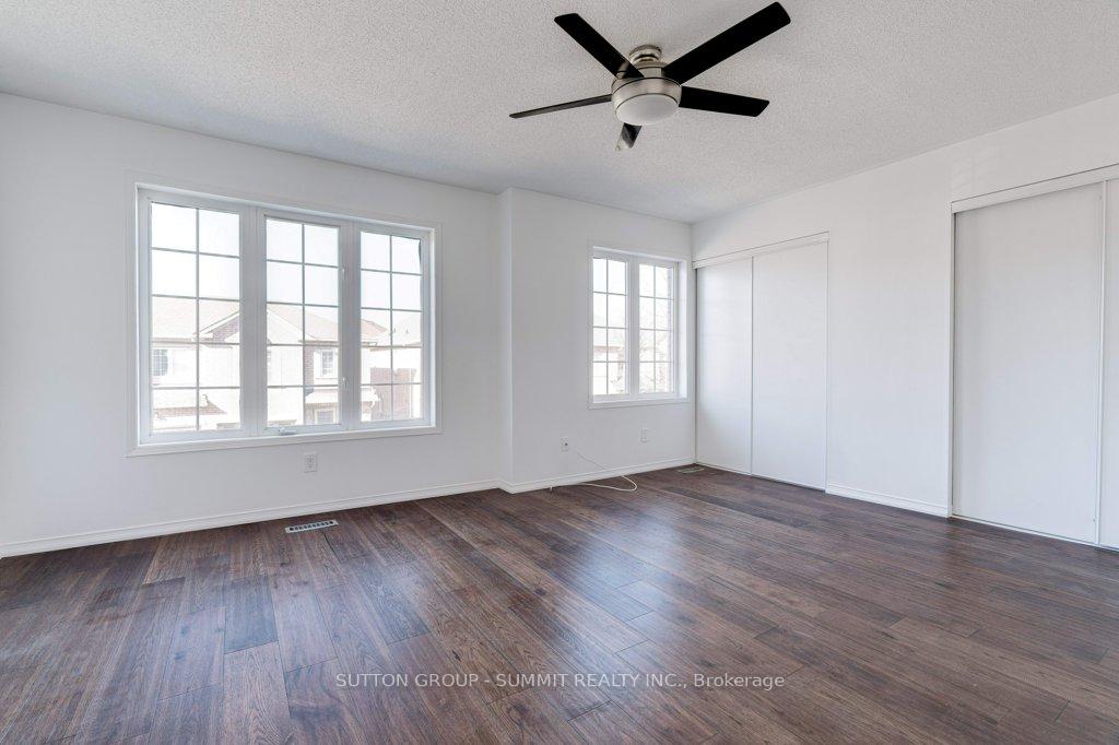 3 Bedrooms Condo at 1489 Heritage,  Oakville For sale