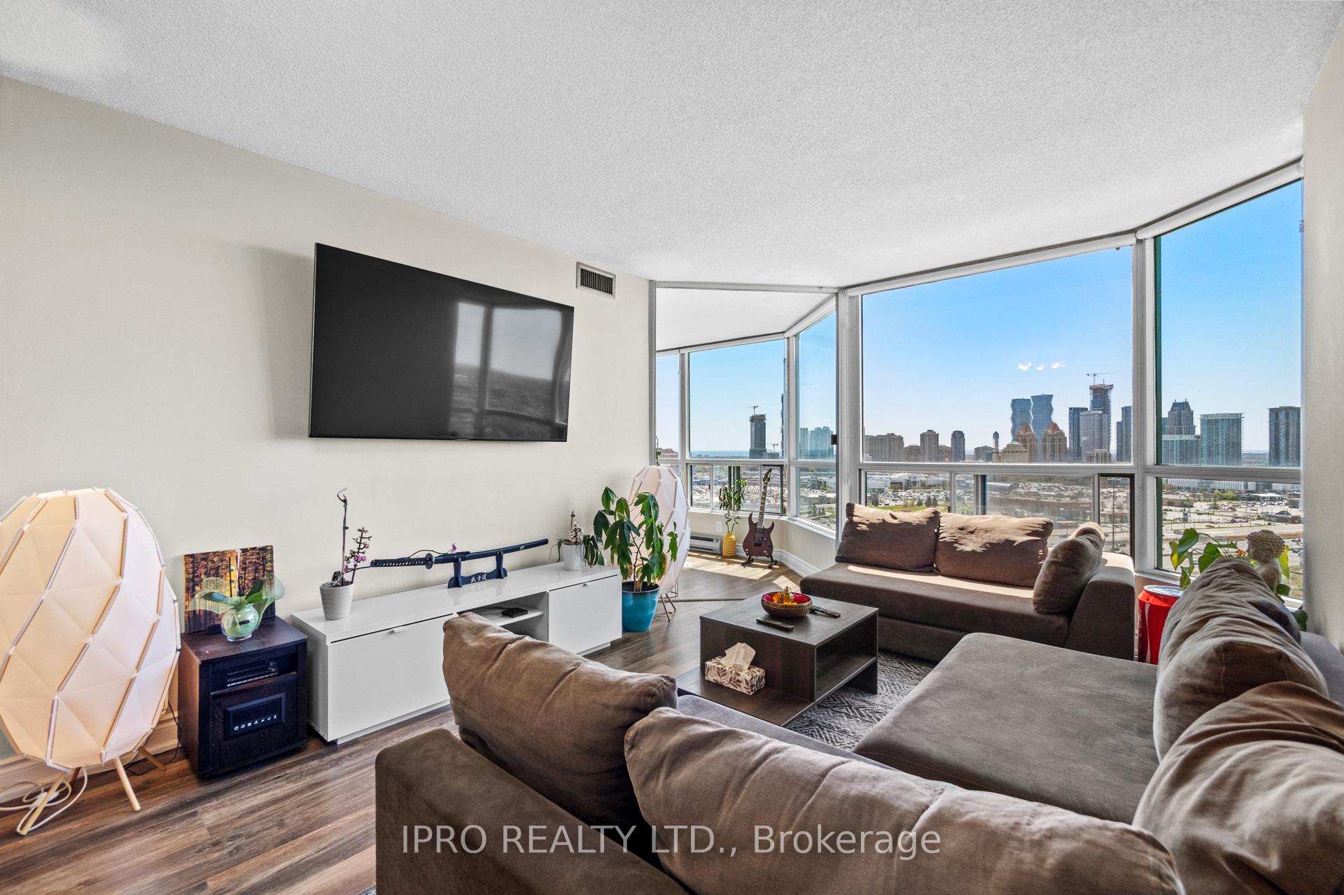 3 Bedrooms Condo at 4460 Tucana, Mississauga For sale