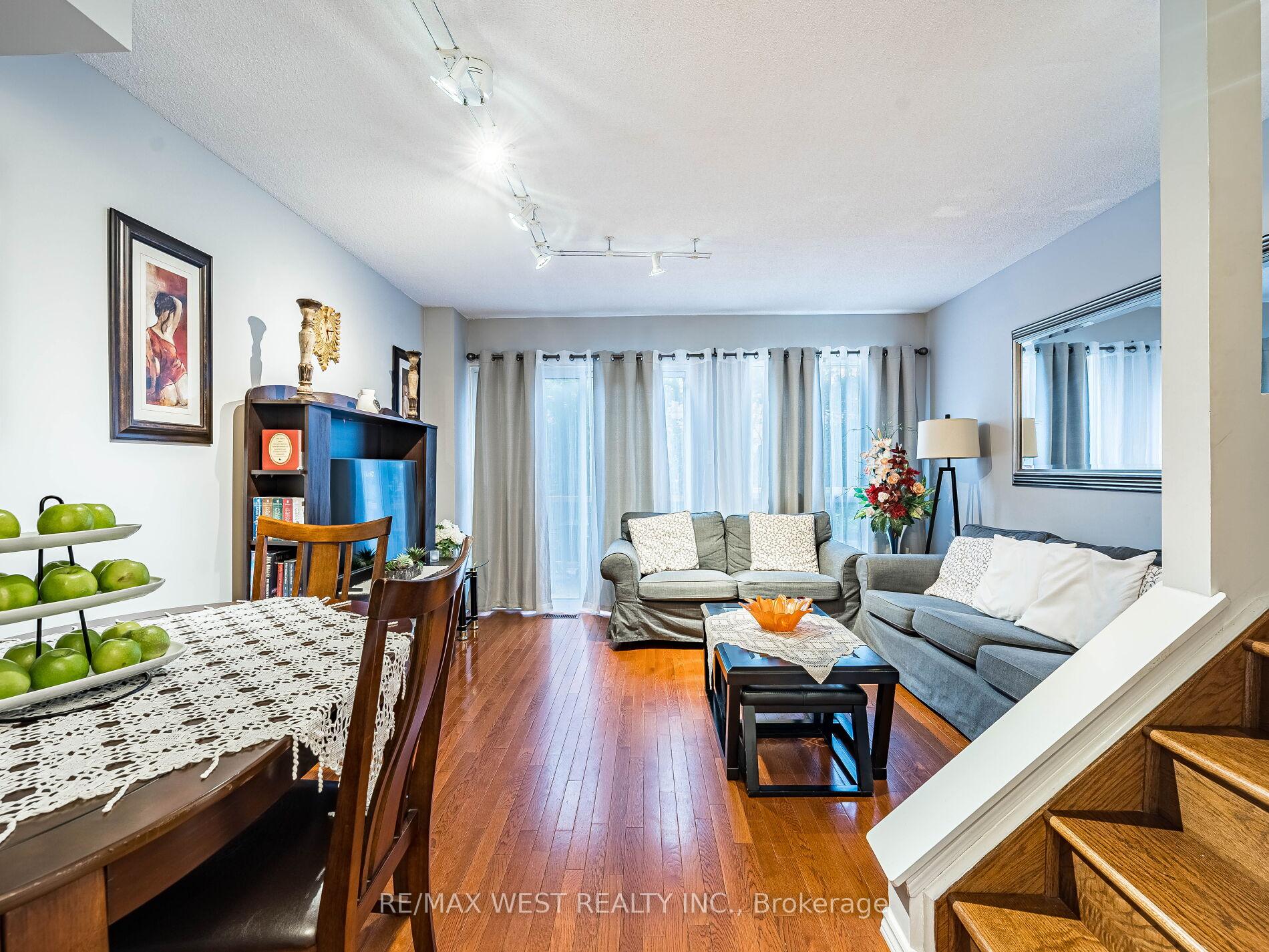 4 Bedrooms Condo at 1168 Arena, Mississauga For sale