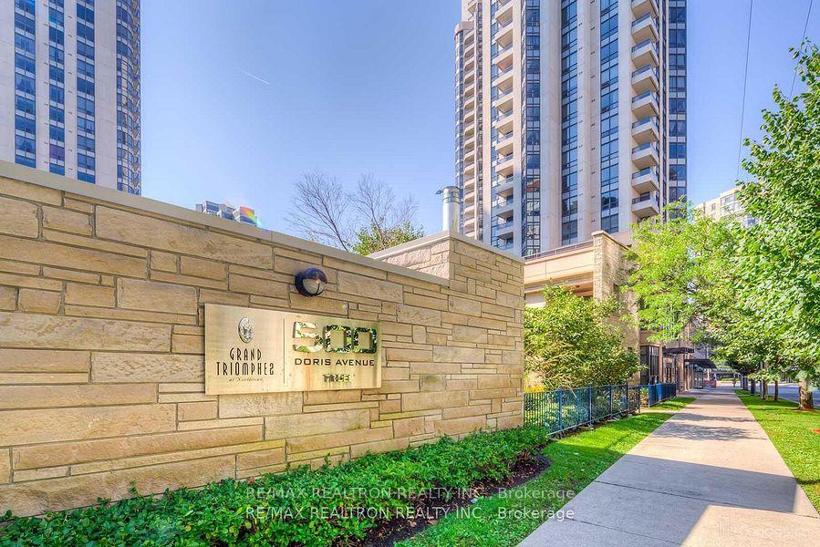 3 Bedrooms Condo at 500 Doris, Toronto For sale