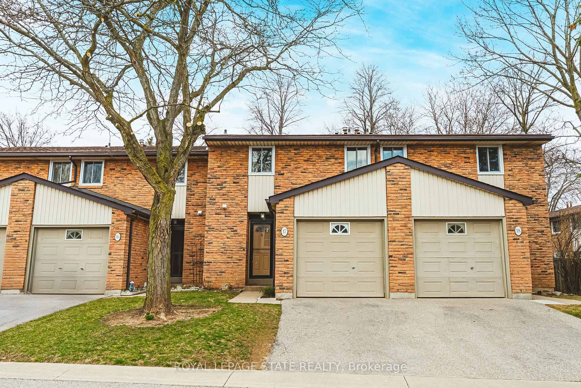 3 Bedrooms Condo at 660 Oxford, Burlington For sale