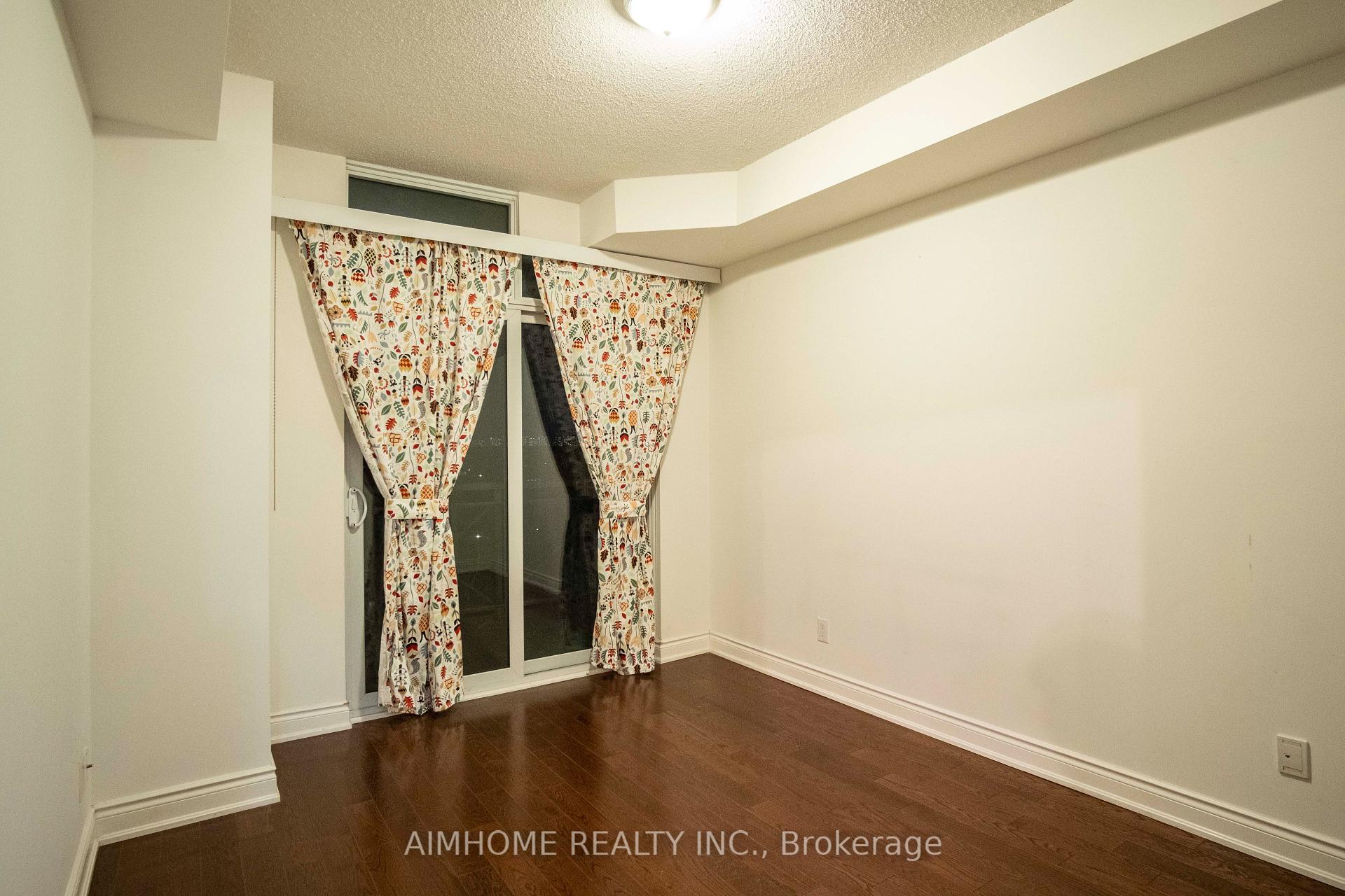 1 Bedroom Condo at 10 bloorview, Toronto For sale