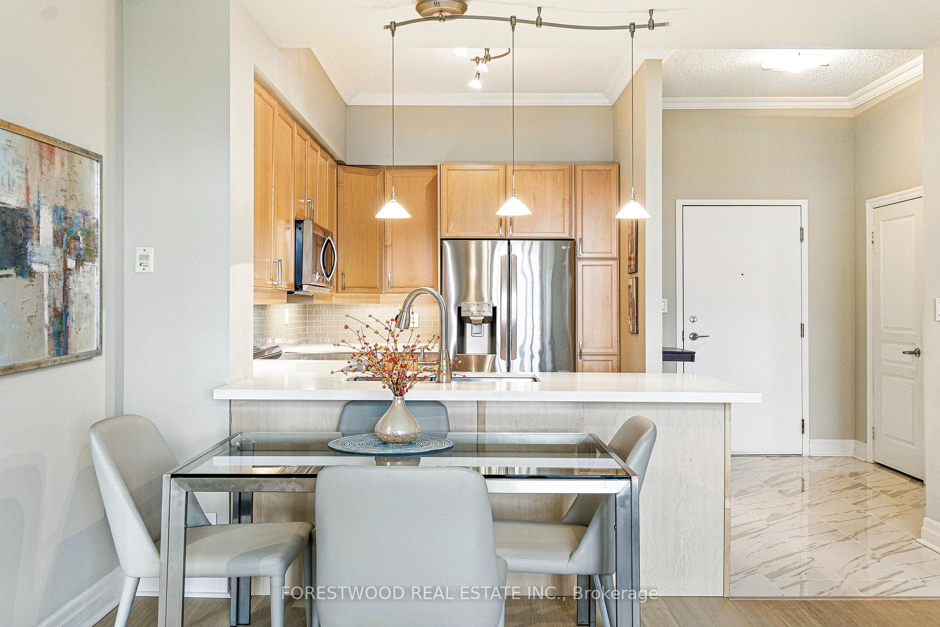 2 Bedrooms Condo at 80 Port, Mississauga For sale