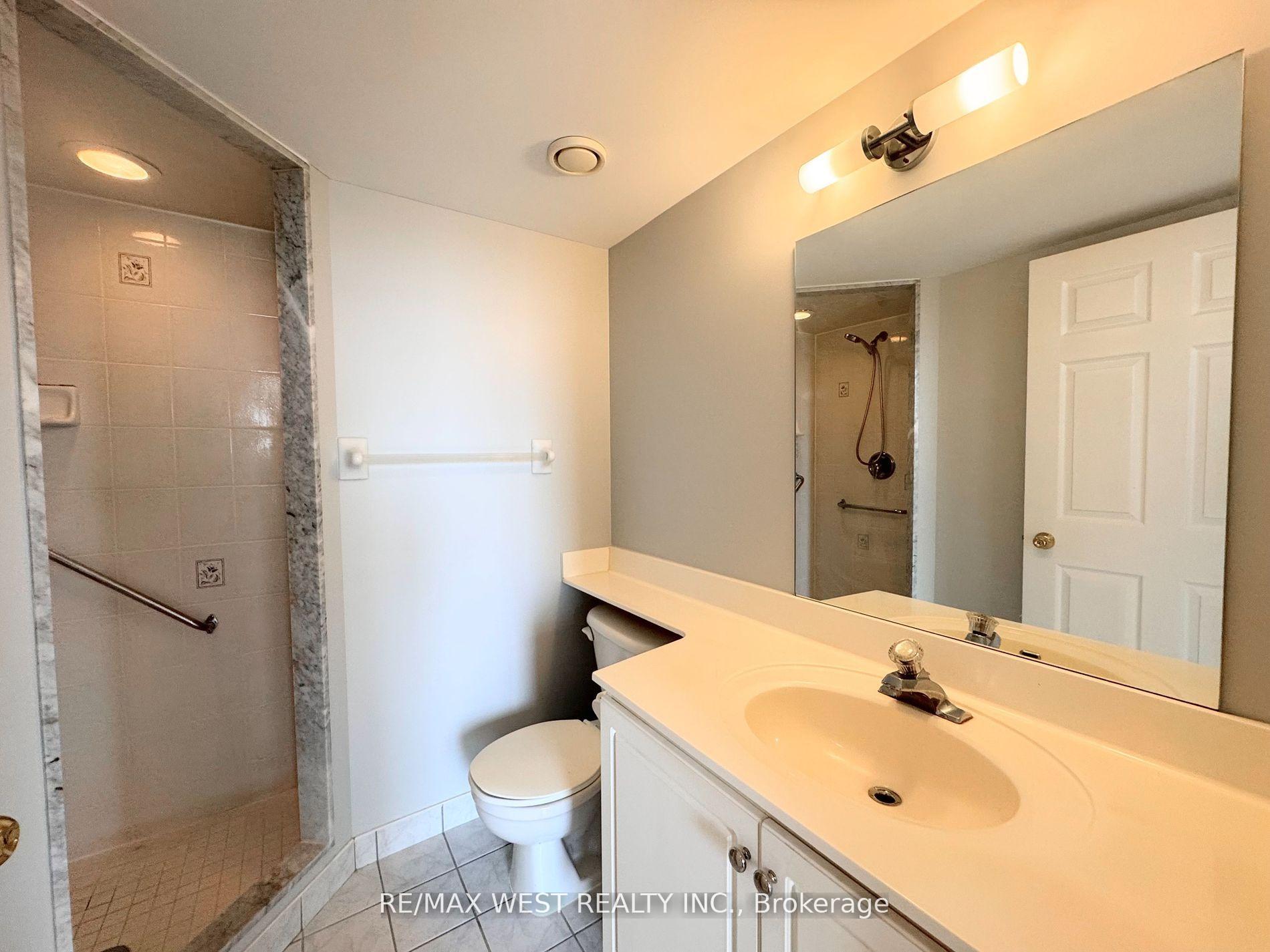 2 Bedrooms Condo at 1700 Eglinton, Toronto For sale