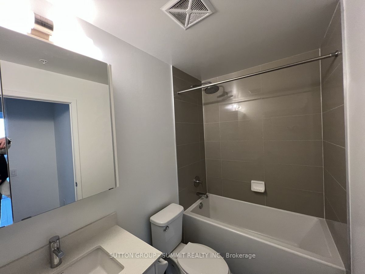85 ONEIDA Crescent, #401