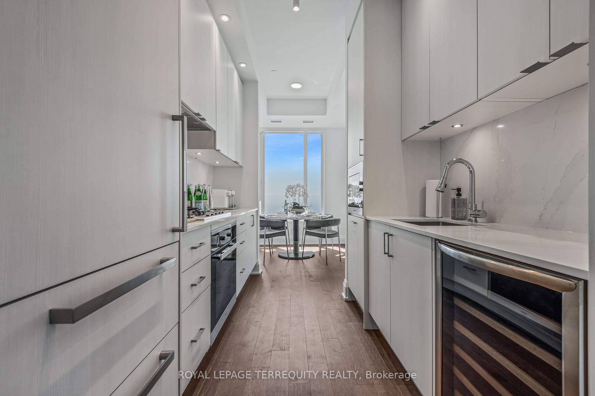 3 Bedrooms Condo at 1928 Lake Shore, Toronto For sale